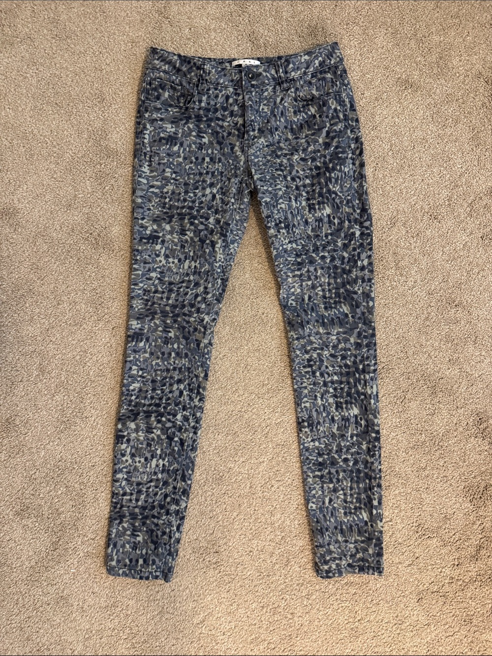 2/$20 Cabi Printed Skinny Jeans, Size 4